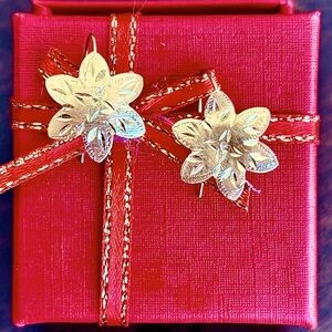 14k yellow gold flower earrings